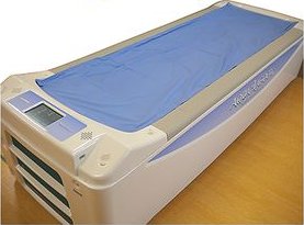 ベッド型の水圧マッサージ器