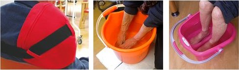 肩に当てる温熱ホットパックと、バケツでの足浴の様子