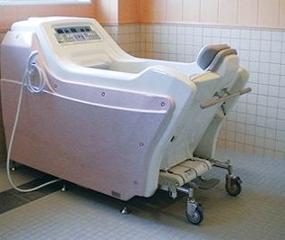 車いすのまま入浴できる特別浴槽